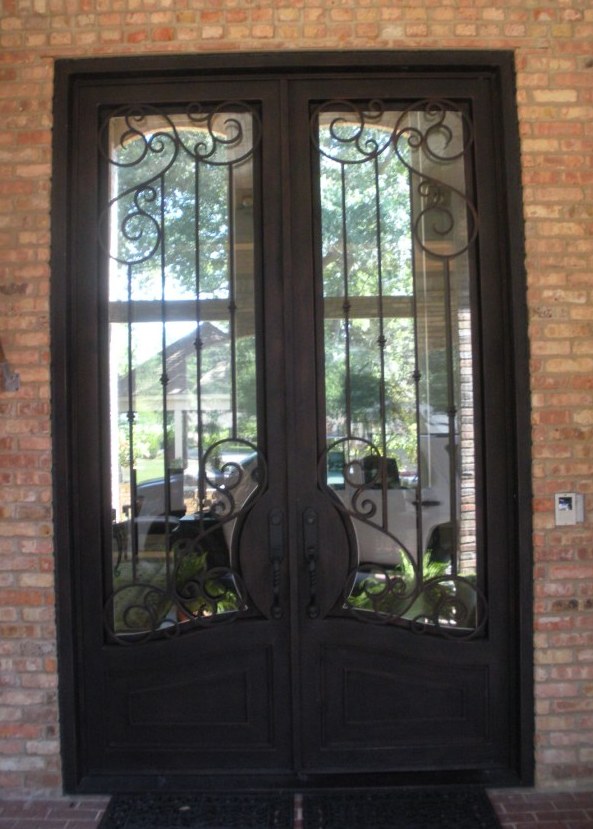 3 Amazing Benefits of Contemporary Iron Doors